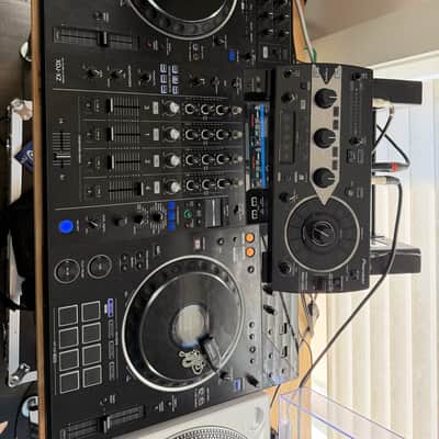 (MINT CONDITION W/ HARD CASE) Pioneer XDJ-XZ 4-Channel Rekordbox / Serato All-In-One DJ System 2024 - Present - Black image 2