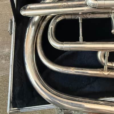 King 1122 Marching French Horn with case. USA image 10