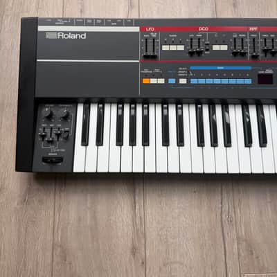 Roland Juno-106 61-Key Programmable Polyphonic Synthesizer 1984 - 1985 - Black image 2