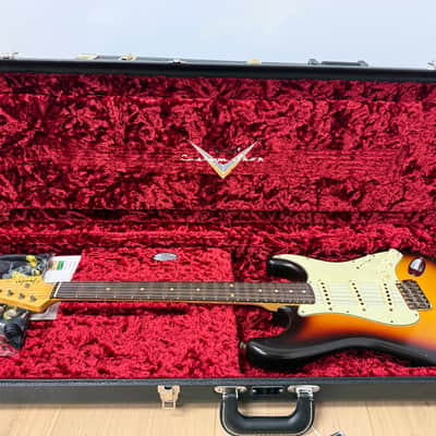 Fender Willcutt True '62 Stratocaster Journeyman Relic 3-Color Sunburst - 3 Color Sunburst image 3