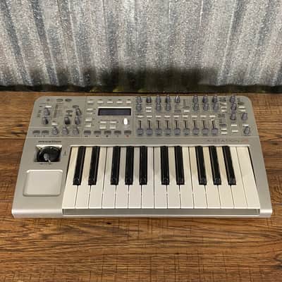 Novation X Station 25 Key 8 Voice Synthesizer and USB Interface