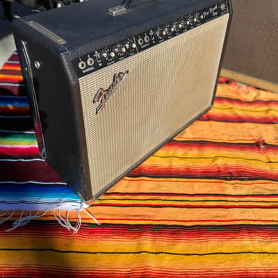 Fender Pro Reverb 2-Channel 40-Watt 2x12" Guitar Combo 1965 - 1967 - Black Panel image 2