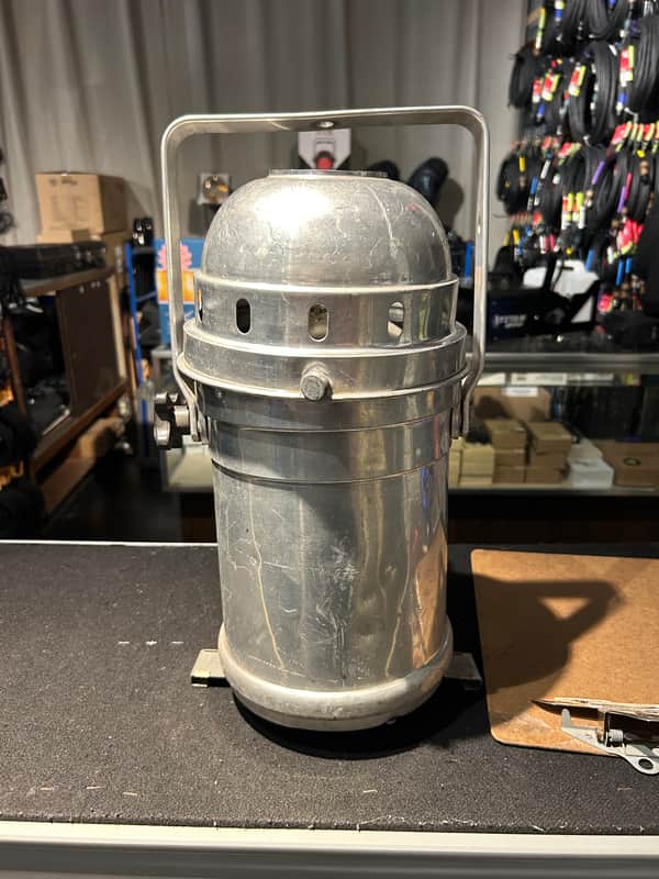 Thomas Par Can 64 - Aluminum image 1