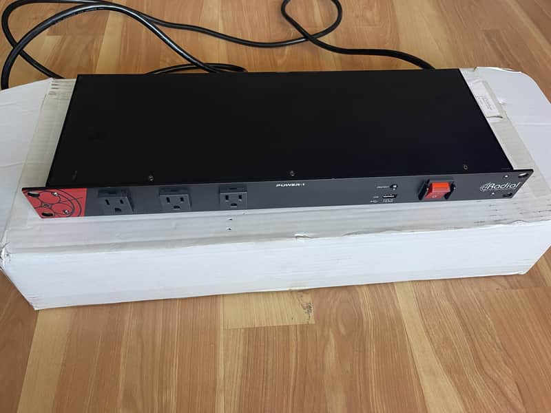 Radial Power-1 1U Rack Power Distribution Unit PDU image 1