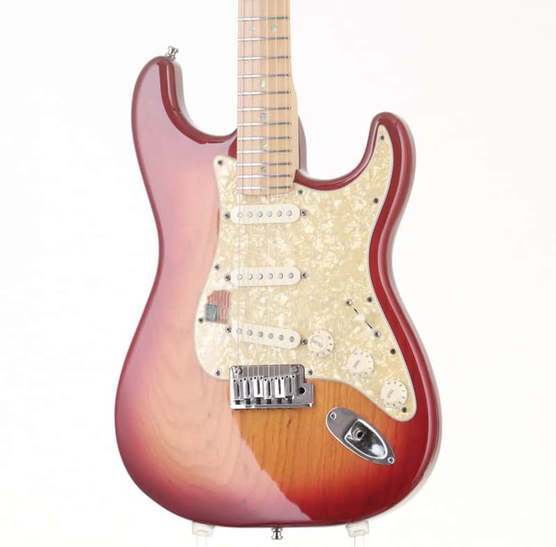 Fender USA American Deluxe Stratocaster Ash Aged Cherry Sunburst