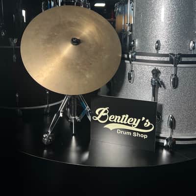 Vintage 60's Zildjian 18" Medium Crash 1380g. (Bag 4) image 1