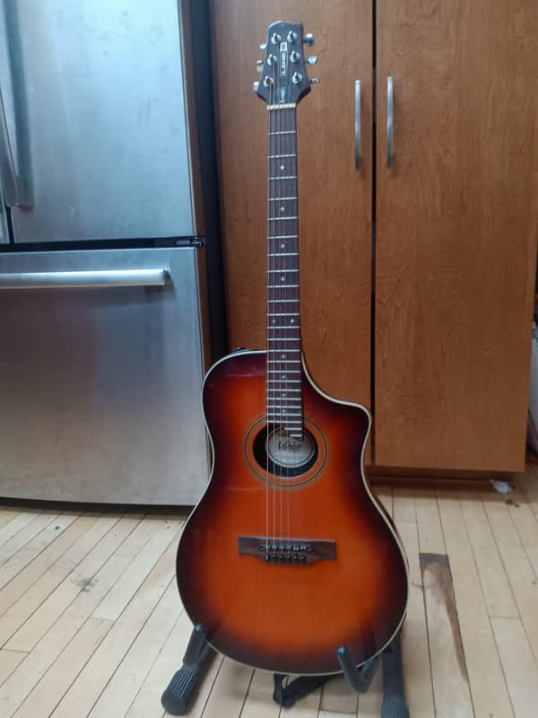 Line 6 Variax 700 Acoustic 2000's - Sunburst image 1