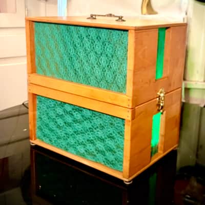 Rotary Connection 2x8 portable light up guitar speaker cabinet. Semi Open. 8 ohms/50watts. Vintage speakers and style/sound. Cuts in half for travel. Utah/pyle speakers. 2026 - Blonde/Green image 4