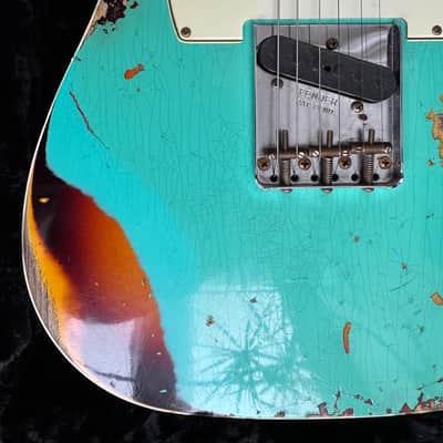 Fender Custom Shop '60 Reissue Heavy Relic Aged Seafoam Green Over 3-colour Sunburst image 6