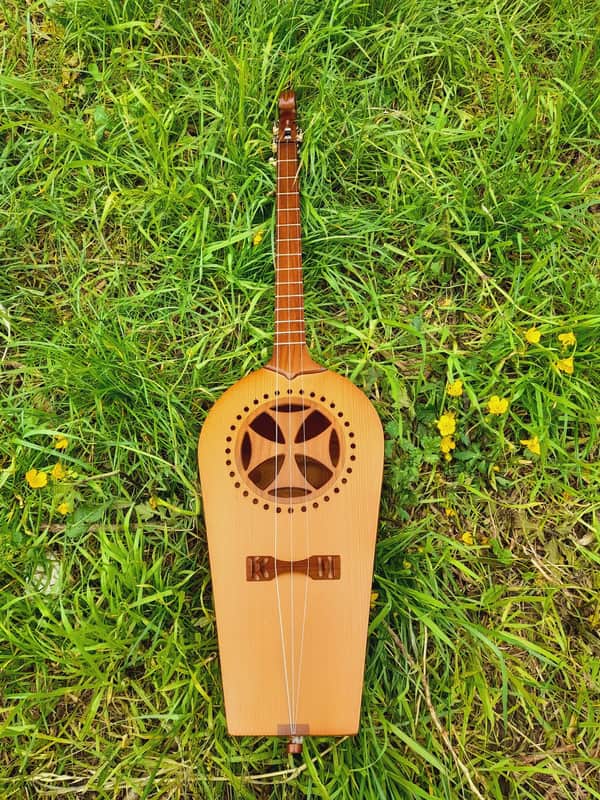 Georgian folk music instrument | Panduri | Fanduri | ფანდური image 1
