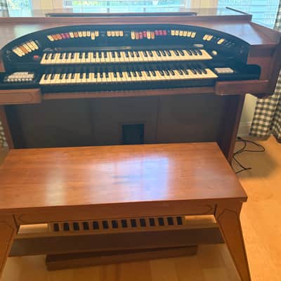 Conn 640 Theatre Organ w/ Built-in Speakers, 25-Note Pedalboard and Bench! image 1