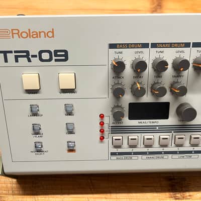 Roland TR-09 Rhythm Composer 2017 - Present - White image 2