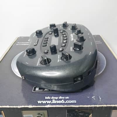 Line 6 Bass POD xt Multi-Effect and Amp Modeler in Box with Manual image 8