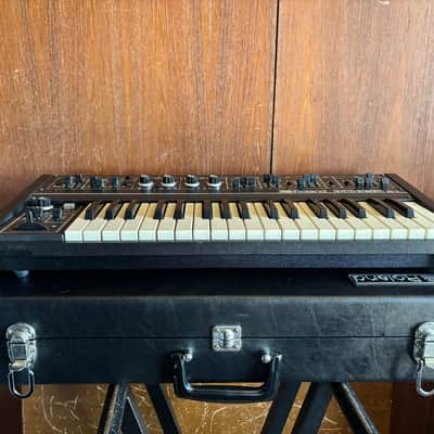 Roland SH-2 vintage analog synthesizer Perfect Working w/ original case image 4