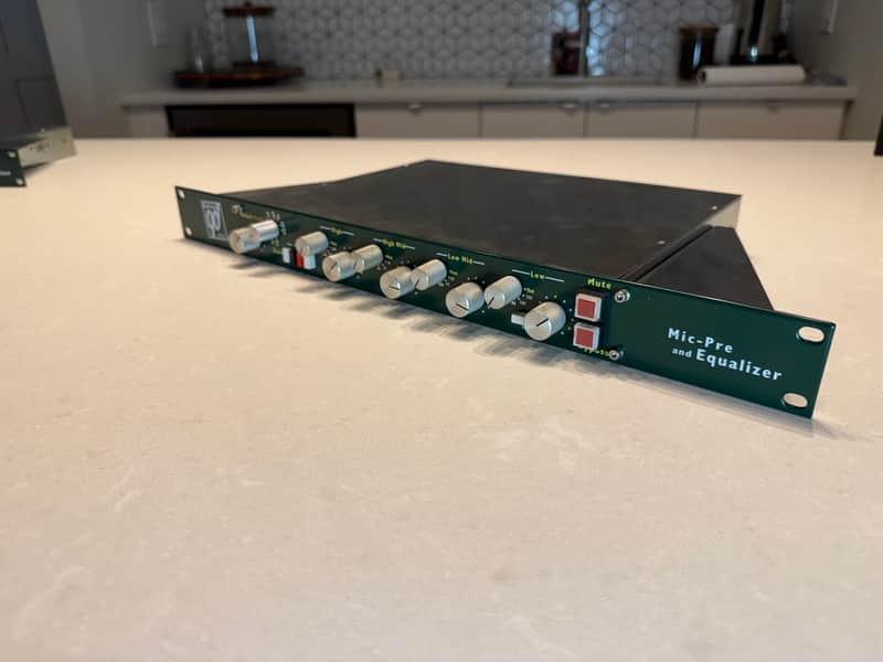 Daking 52270 Mic Pre and EQ 2010s - Green image 1