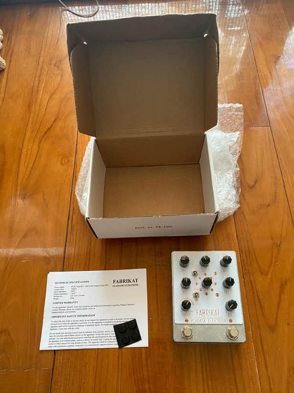 Pladask Elektrisk Fabrikat V3 - White (Discontinued) image 1