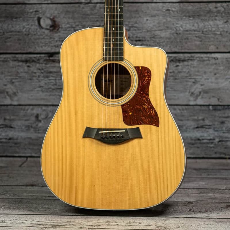 Taylor 210ce