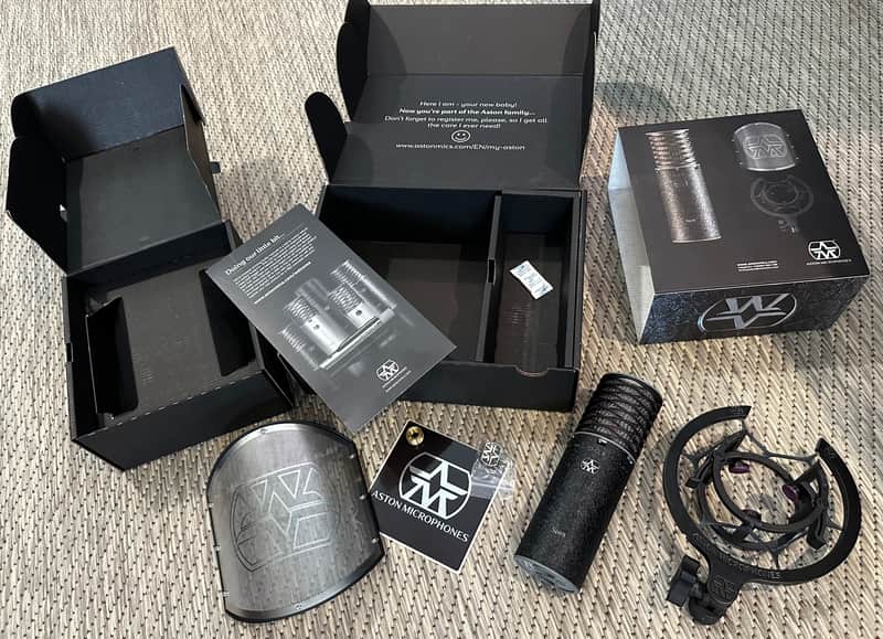 Immagine Aston Microphones Spirit Black Bundle Multi Pattern Condenser - 1