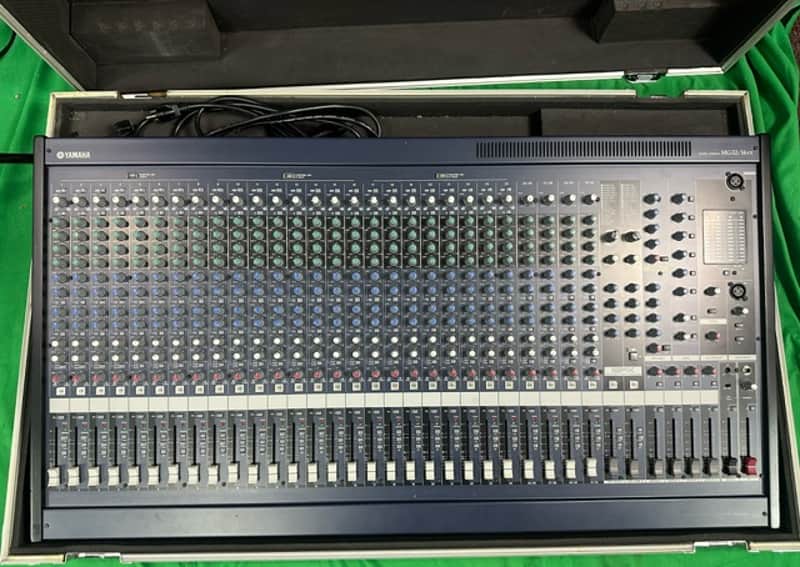 Yamaha MG32/14FX 32-Channel Mixer Mixing Board - Navy Blue image 1