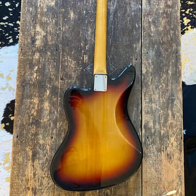 Fender Jaguar 1966 Reissue CIJ R-Serial 2004-2005 Three Tone Sunburst image 15