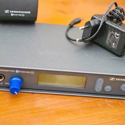Sennheiser Sennheiser EW 300 IEM G2 SR 300 + EK 300 Stereo UHF 786-822MHz Rack image 6