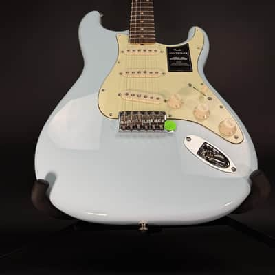 Fender Vintera III Early '60s Stratocaster - Sonic Blue image 3