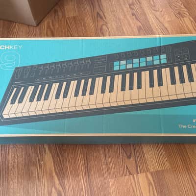 Novation Launchkey 49 MKIV MIDI Keyboard Controller 2024 - Present - Black image 3