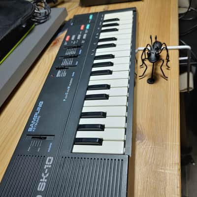 CASIO SK 10 32-KEY SAMPLING KEYBOARD SAMPLER BITS image 4