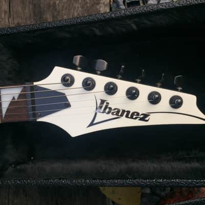 Ibanez VBT700 with case image 4