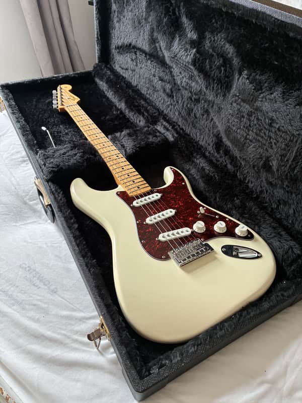 2017 Fender Mexican Standard Stratocaster, Arctic White, Custom Shop pickups, hard case, MINT CONDITION image 1