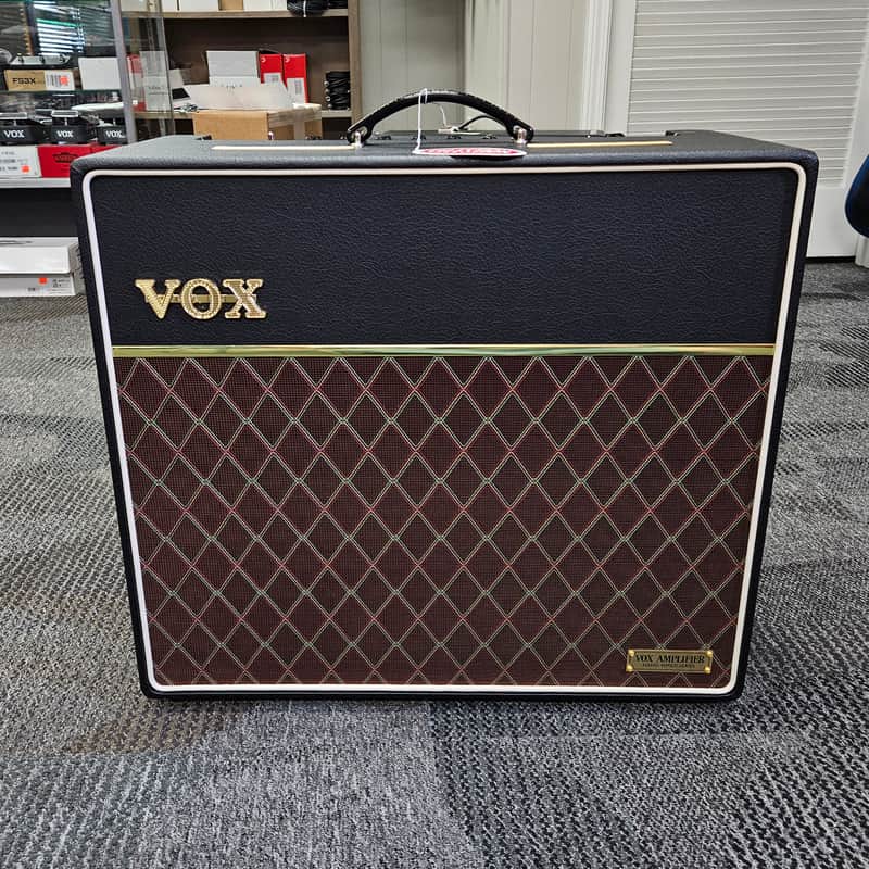 Vox AC15HWR1X Hand-Wired 2-Channel 15-Watt 1x12" Guitar Combo - Black image 1