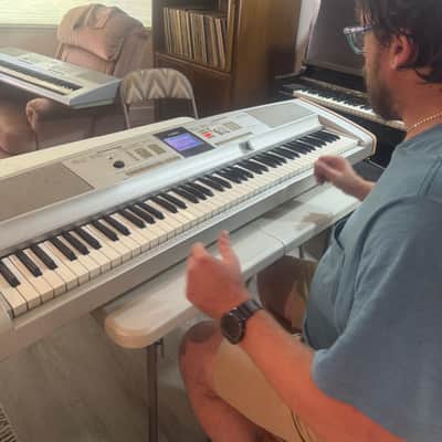 Yamaha DGX-505 88-key Arranger Keyboard image 9