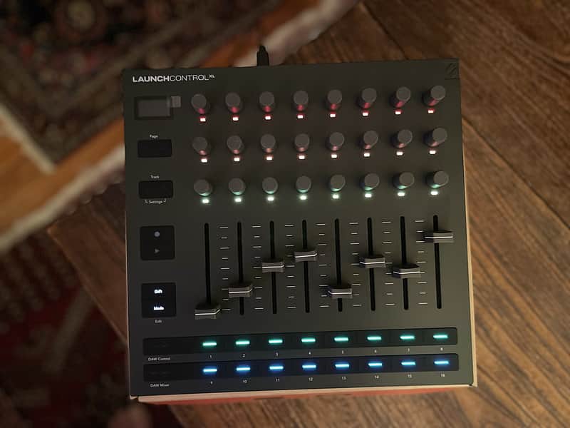 Novation Launch Control XL MK -MINT! image 1