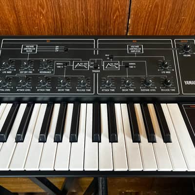 YAMAHA CS-10 CS 10 vintage analog synthesizer image 4
