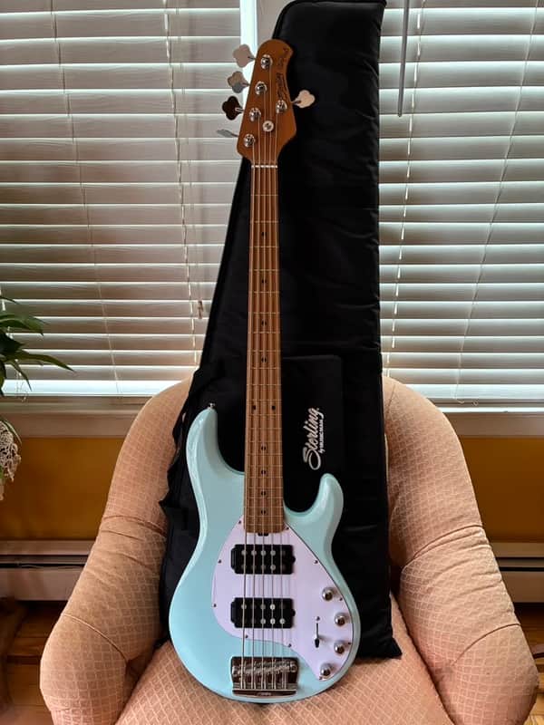 Sterling StingRay Ray35HH
