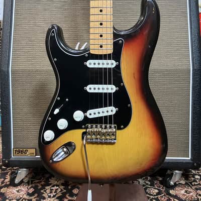 Fender Stratocaster 1977 - Two Tone Sunburst image 1