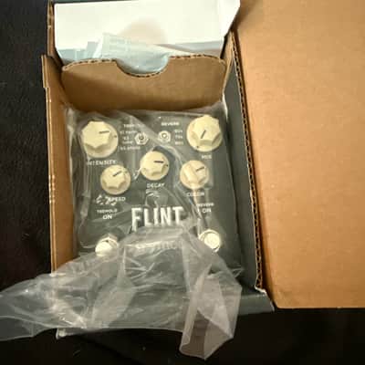 Strymon Flint Reverb and Tremolo V2 2022 - Present - Black image 3