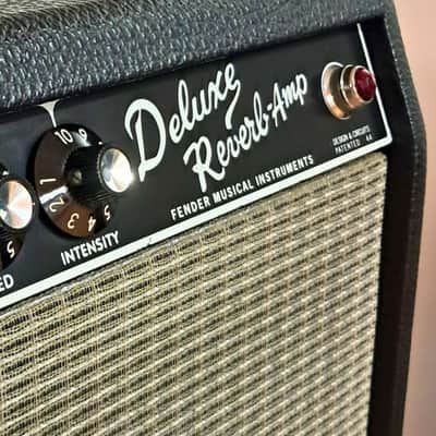 Fender 65 Deluxe Reverb - Guitar Combo image 2