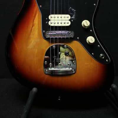 FENDER JAZZMASTER HH MIM 2022 - 3 TONE SUNBURST image 6