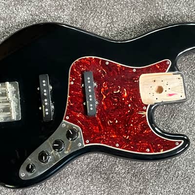 2007 Fender Deluxe Active Jazz bass loaded body Noiseless image 1