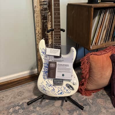 Rock N’ Roll Guitar Superstars image 5
