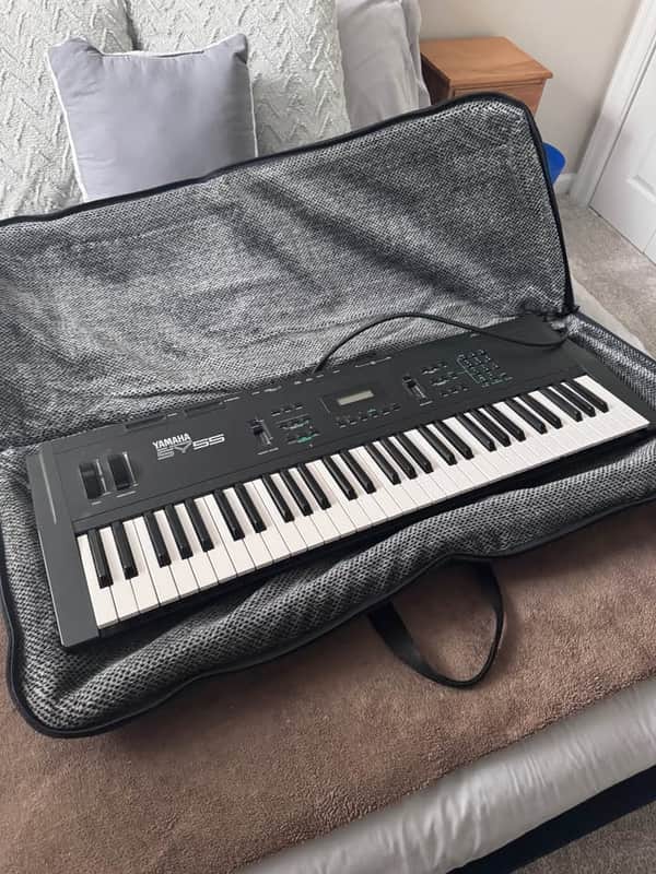 Yamaha SY55 Synthesizer