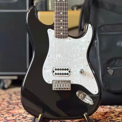 Fender Limited Edition Tom DeLonge Signature Stratocaster 2023 - Black image 1