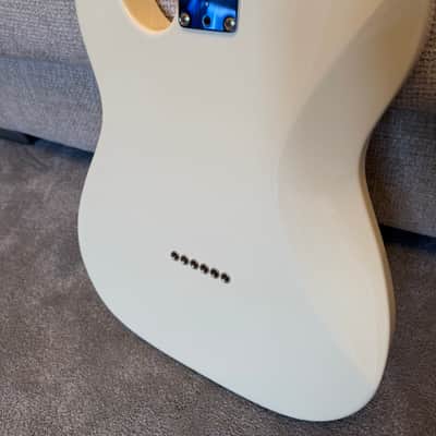 Fender American Professional II Telecaster Deluxe with Maple Fretboard - Olympic White image 12