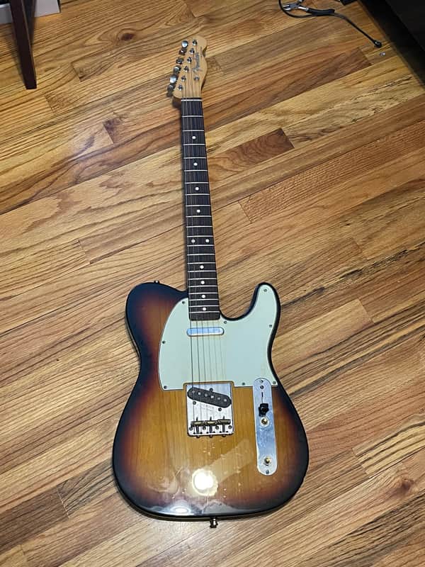 Fender Classic Player Baja '60s Telecaster with Rosewood Fretboard 2015 - 2018 - 3-Color Sunburst