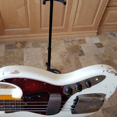 Fender Classic 60s Jazz. Heavy Relic 2018 Vintage White Relic Nitros Cellulose Lacquer. Beautiful Checking. image 22