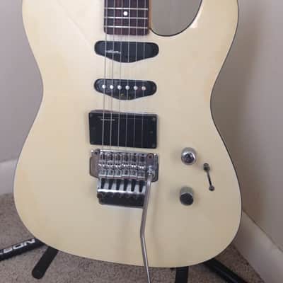 Washburn WT-4V 1980s Vintage White image 2