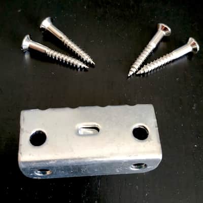1 Stratocaster style Tremolo springs claw + 4 screws image 3