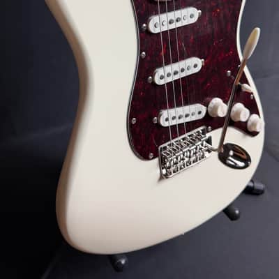 Squier Classic Vibe 60's Stratocaster Electric Guitar Olympic White image 5