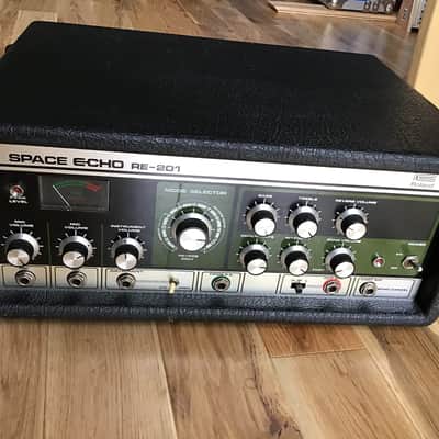 Roland RE-201 Space Echo Tape Delay / Reverb 1974 - 1988 - Black